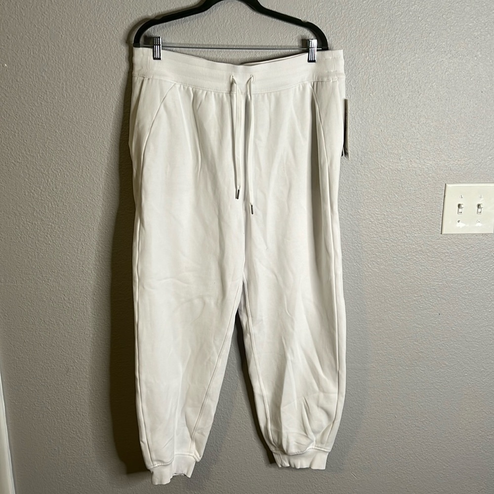 Lulu Scuba HR Relaxed Jogger - NWT